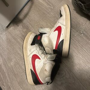 Kids youth size 2 Nike velcro shoes